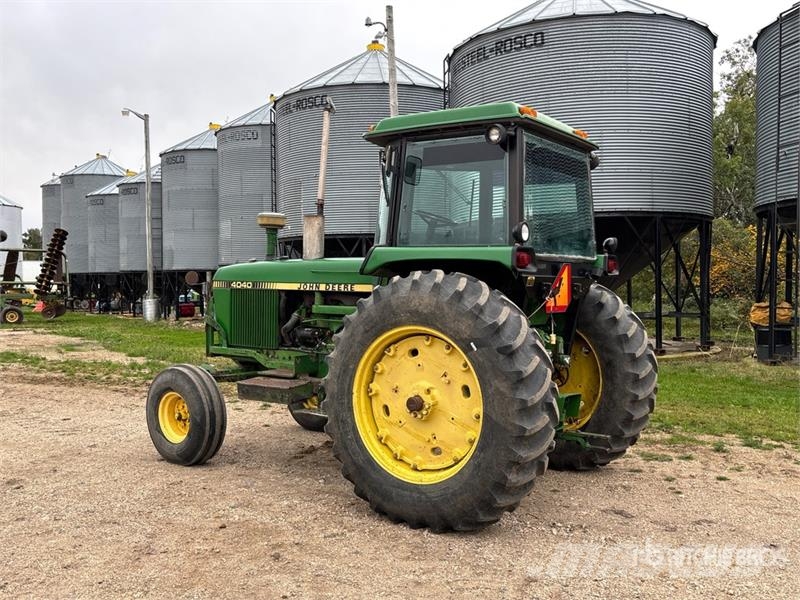 John Deere 4040 2WD Tractor Traktorji