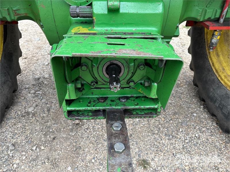John Deere 4040 2WD Tractor Traktorji
