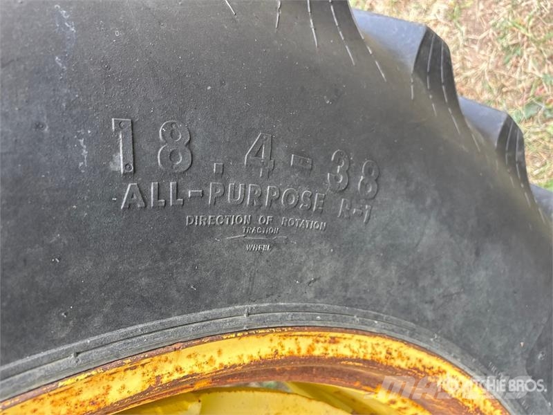 John Deere 4050 Трактори