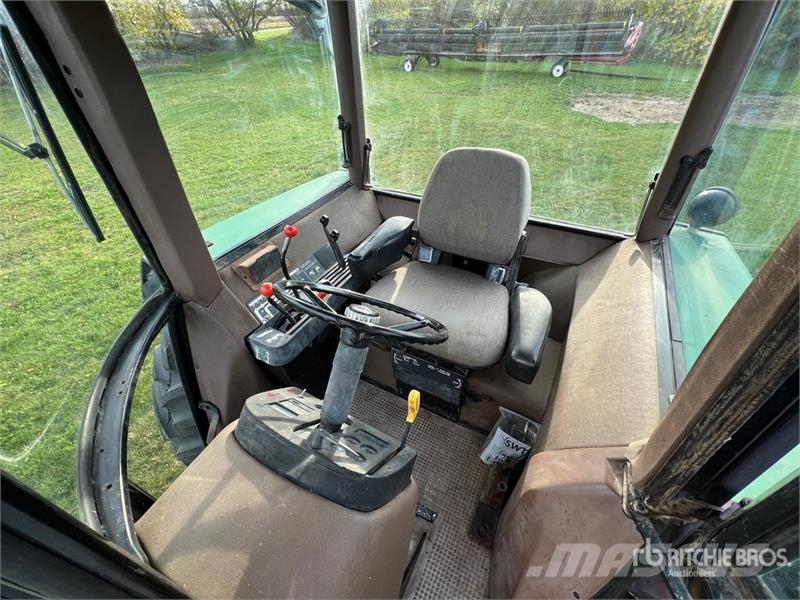 John Deere 4050 الجرارات