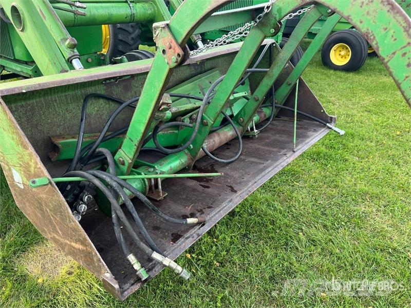 John Deere 4050 الجرارات