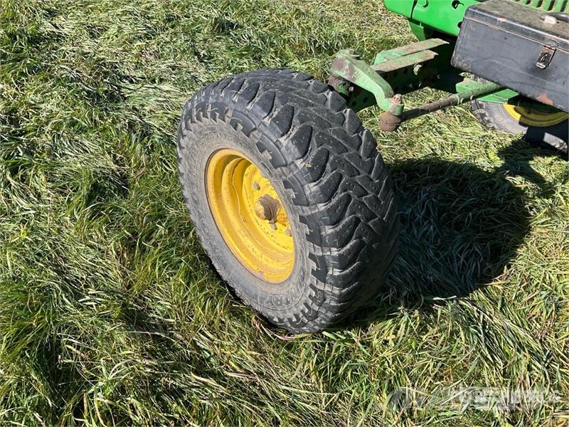 John Deere 4050 2WD Tractor Traktorid