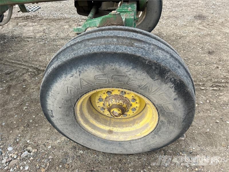 John Deere 4050 2WD Tractor Traktori