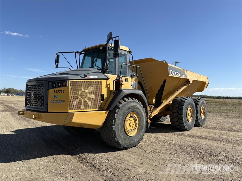 John Deere 410E Kloubové dempry