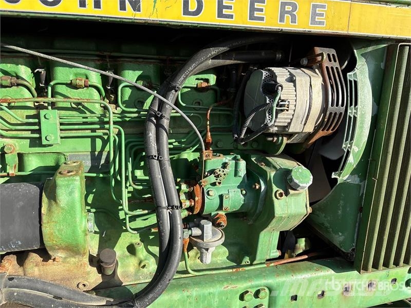 John Deere 4230 2WD Tractor Traktori