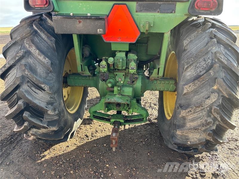 John Deere 4230 2WD Tractor Traktori