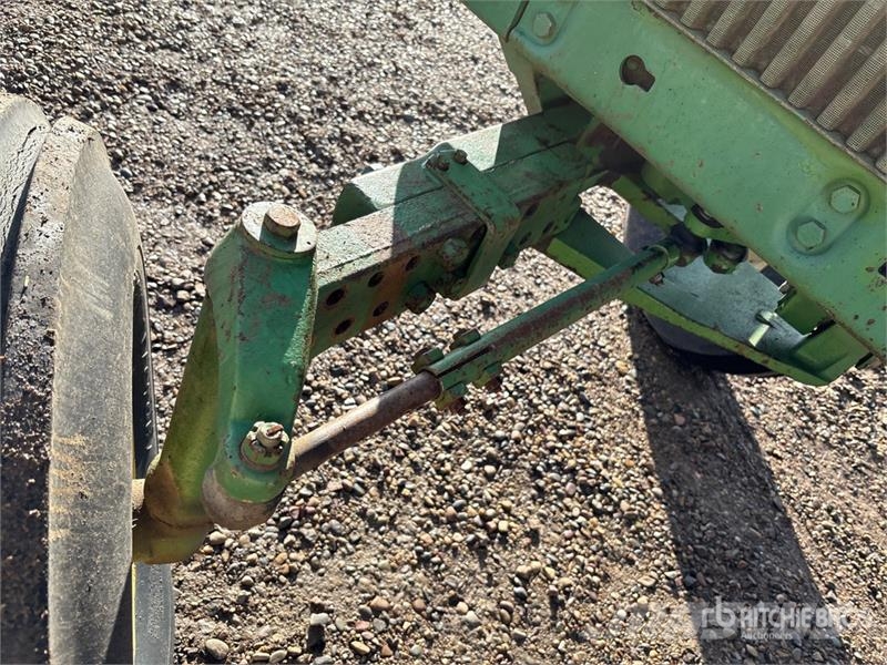 John Deere 4230 2WD Tractor Traktori