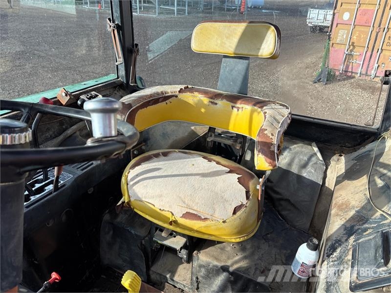 John Deere 4230 2WD Tractor Traktori