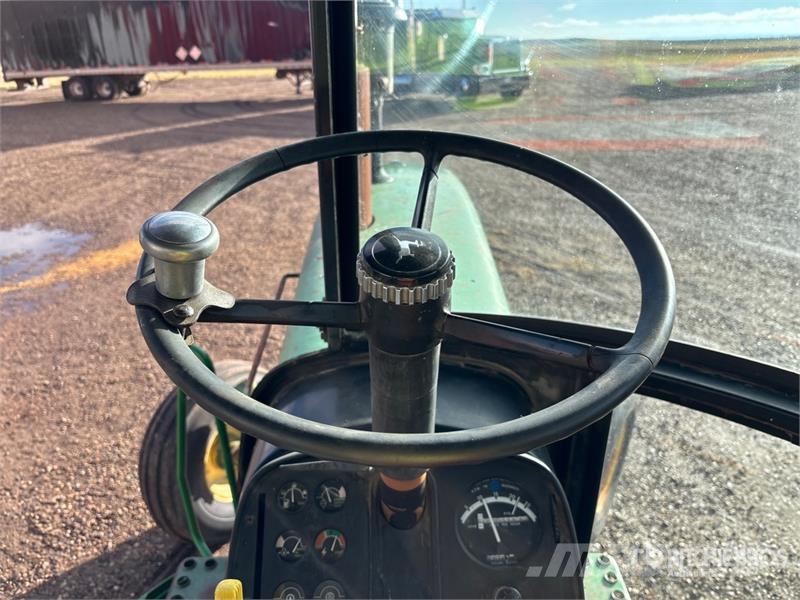 John Deere 4230 2WD Tractor Traktori