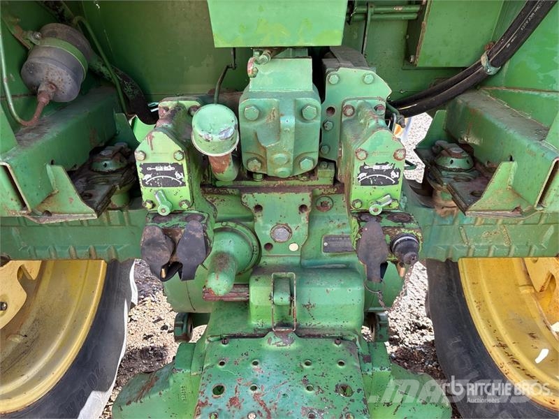 John Deere 4230 2WD Tractor Traktori