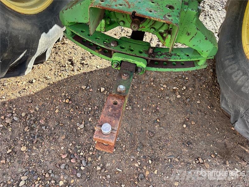 John Deere 4230 2WD Tractor Traktori