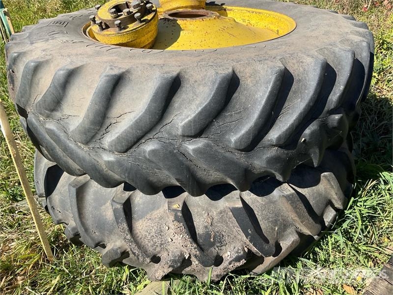 John Deere 4250 Tractors
