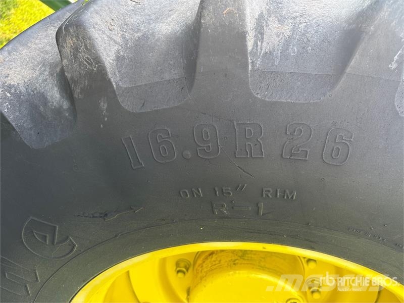 John Deere 4250 4WD Tractor Traktorji