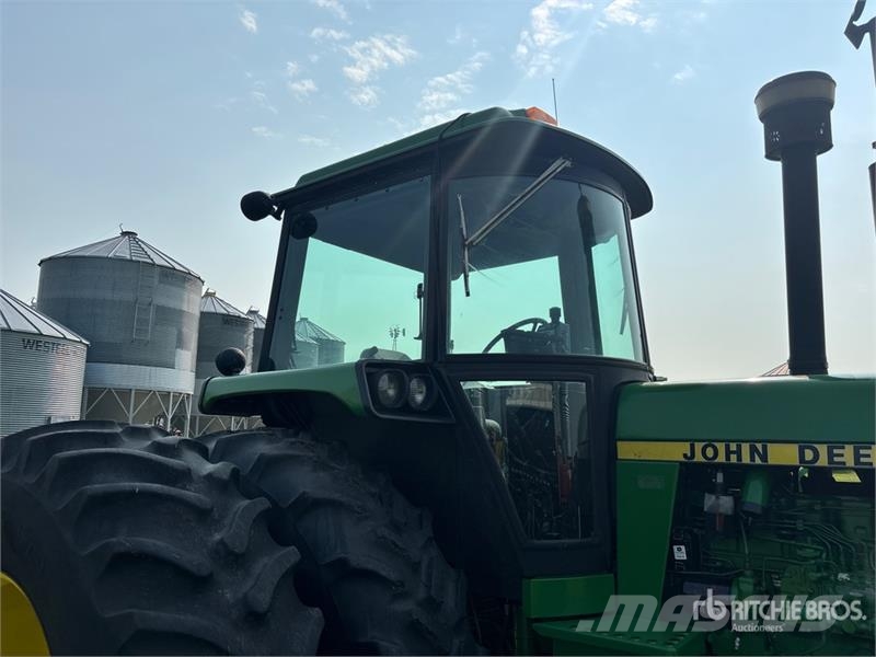 John Deere 4250 4WD Tractor Traktorji