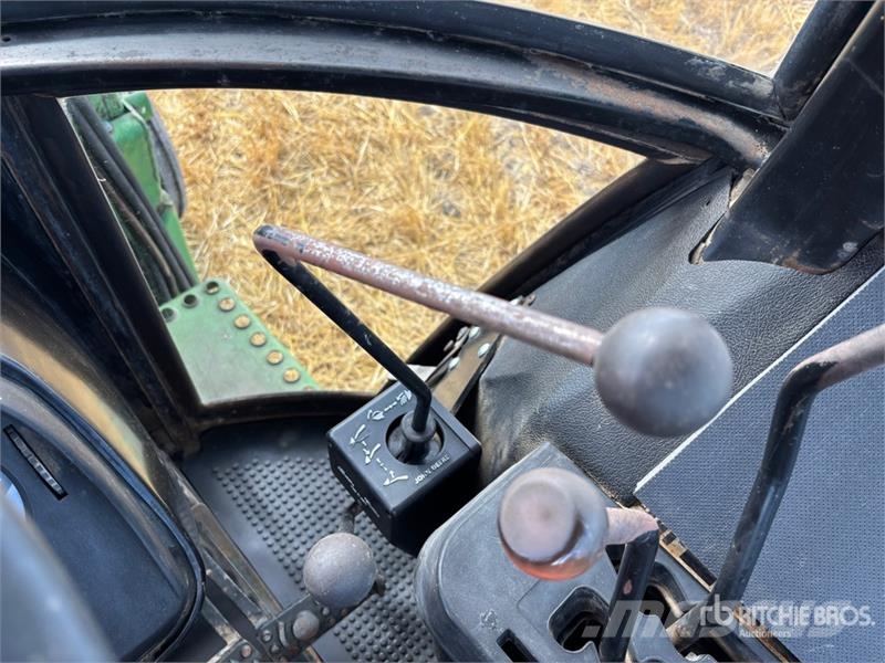 John Deere 4430 Трактори