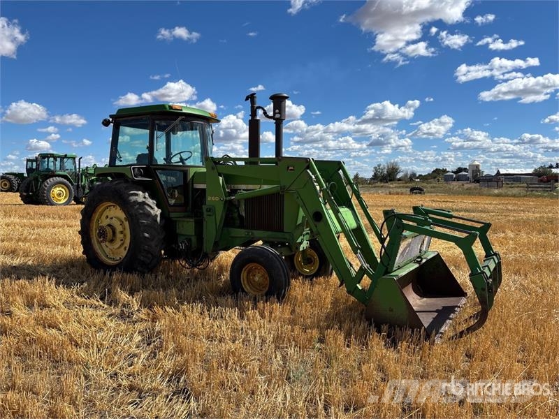 John Deere 4430 Трактори
