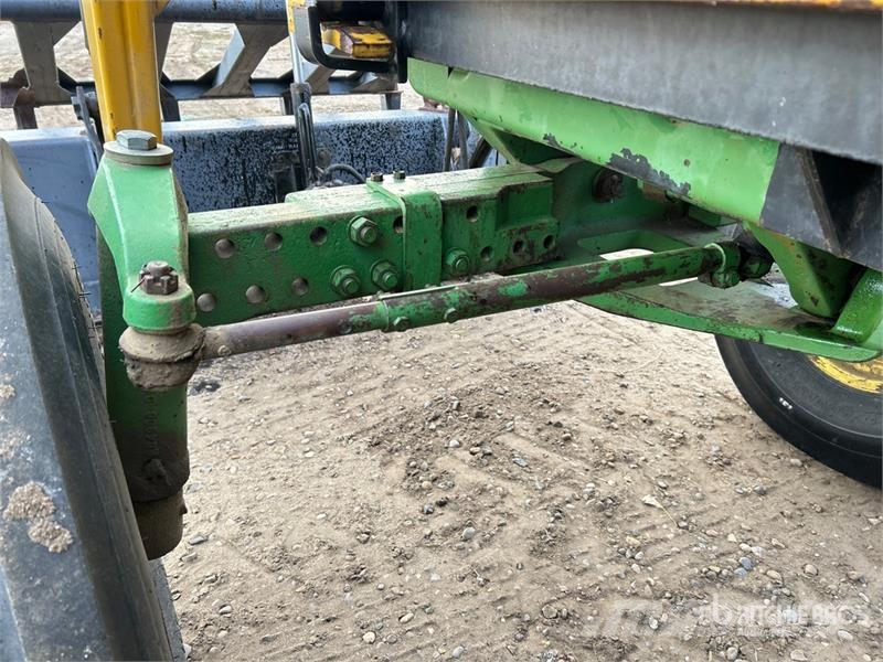John Deere 4440 Traktori