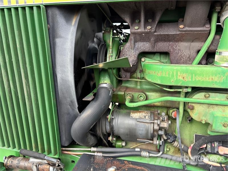 John Deere 4440 Tractors