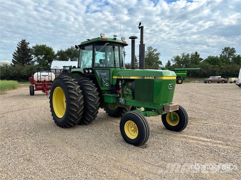John Deere 4440 Tractors