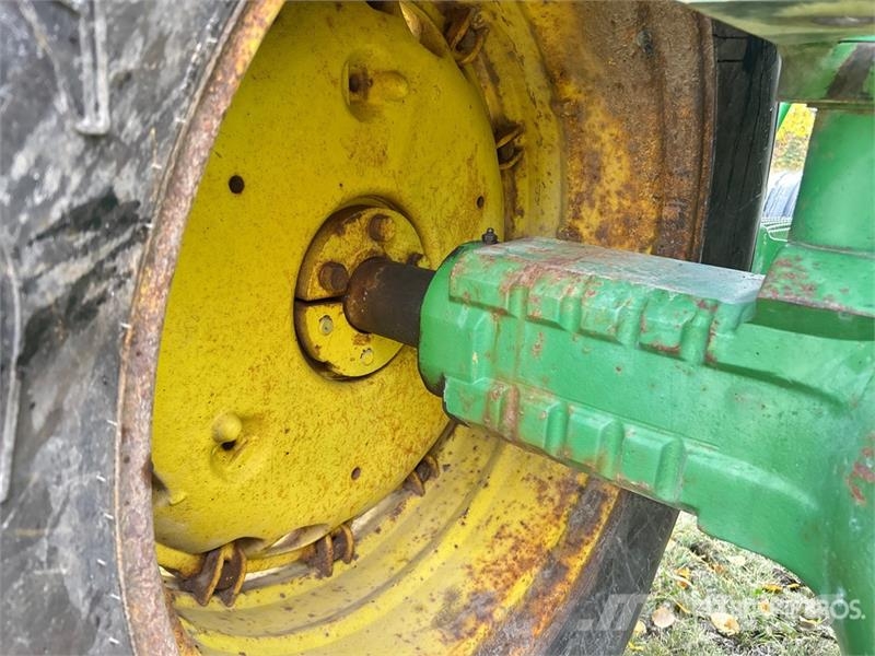 John Deere 4440 Traktorok