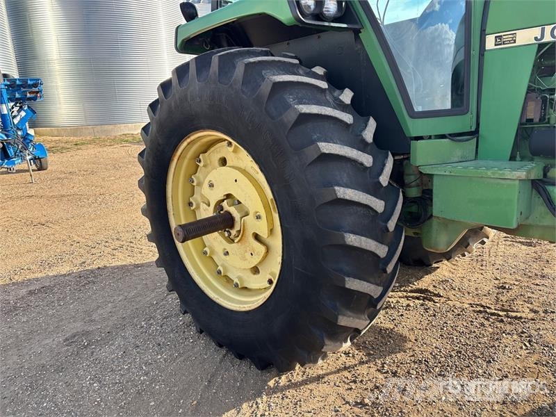 John Deere 4440 Tractors