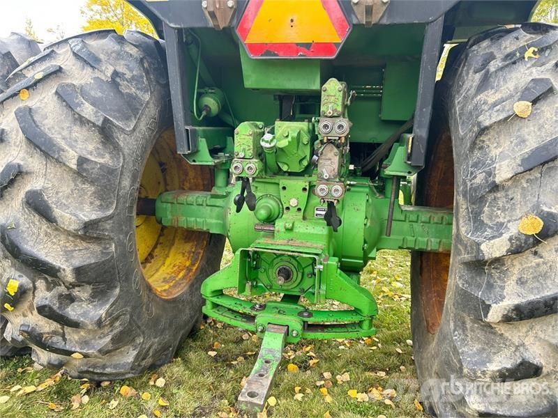 John Deere 4440 Traktorok