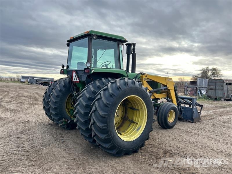 John Deere 4440 Traktori
