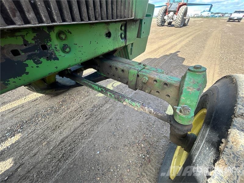 John Deere 4440 Traktorit