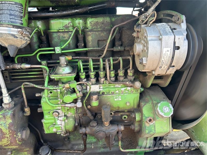 John Deere 4440 Traktorit