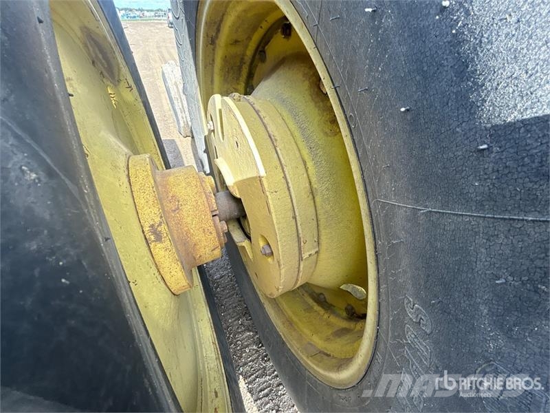 John Deere 4440 Traktorit