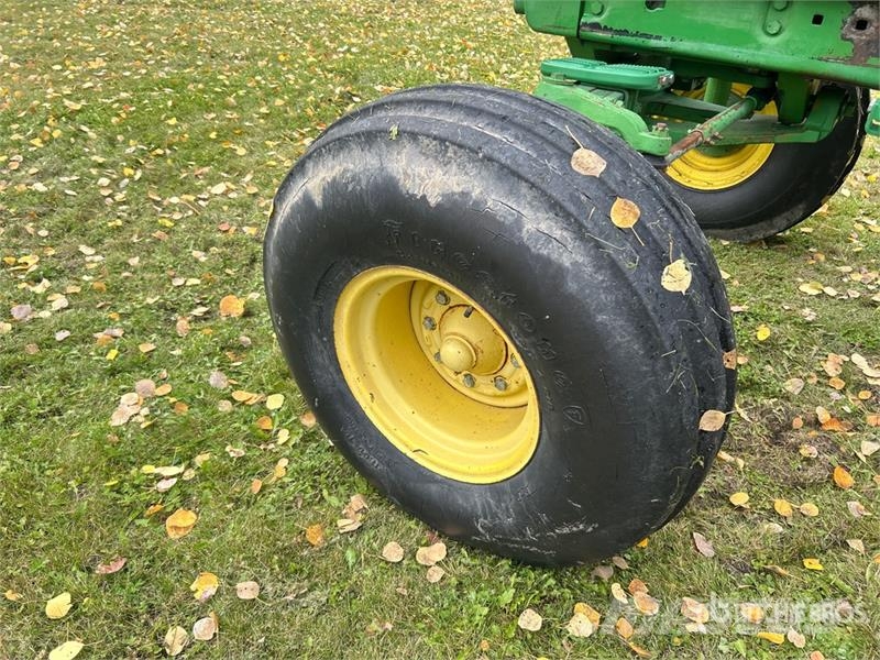 John Deere 4440 Traktorok