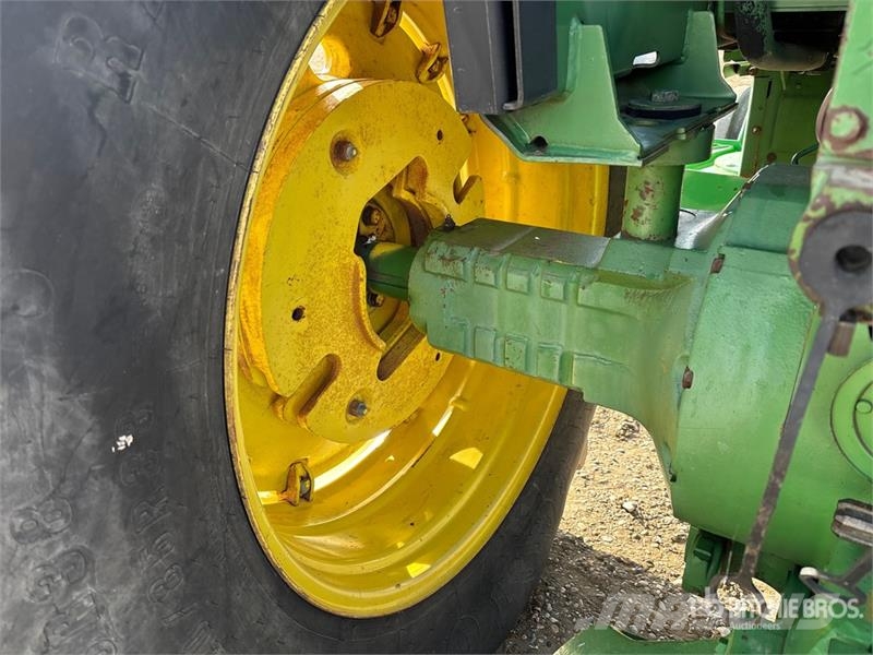 John Deere 4440 Tractors