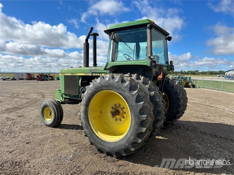 John Deere 4440 Traktorit