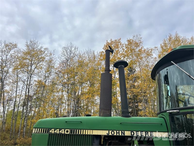 John Deere 4440 Traktorok