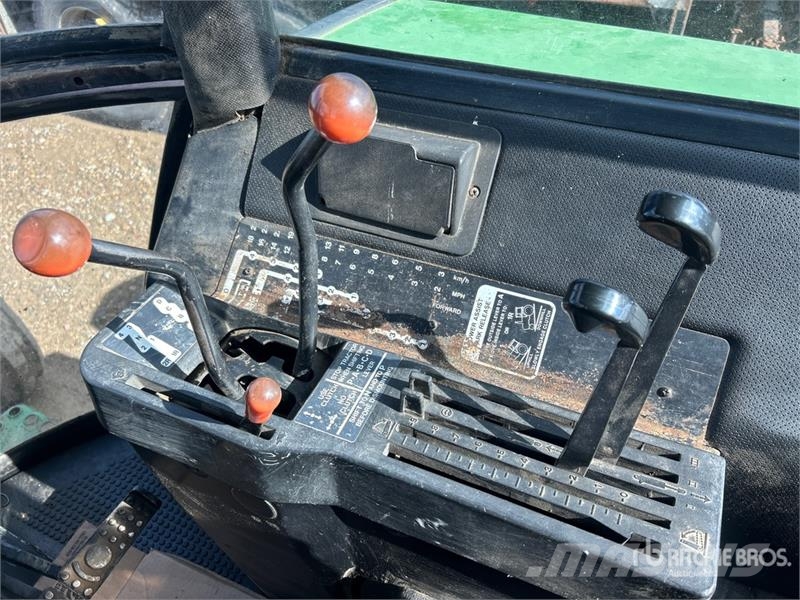 John Deere 4440 Traktorit
