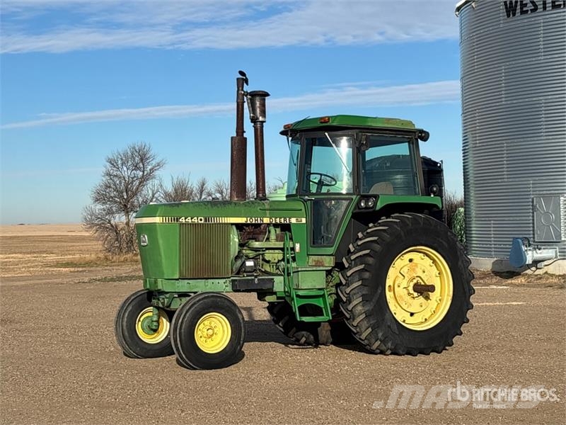John Deere 4440 Tractors