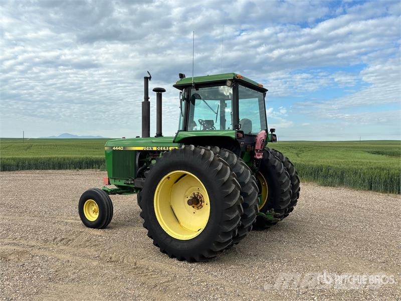 John Deere 4440 Tractors