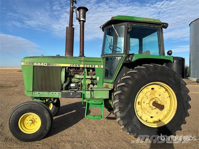 John Deere 4440 Tractors