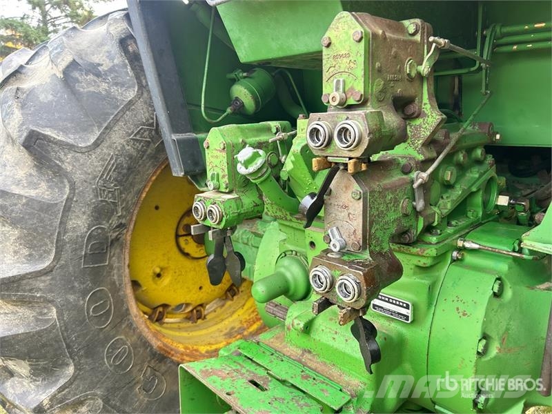 John Deere 4440 Traktorok