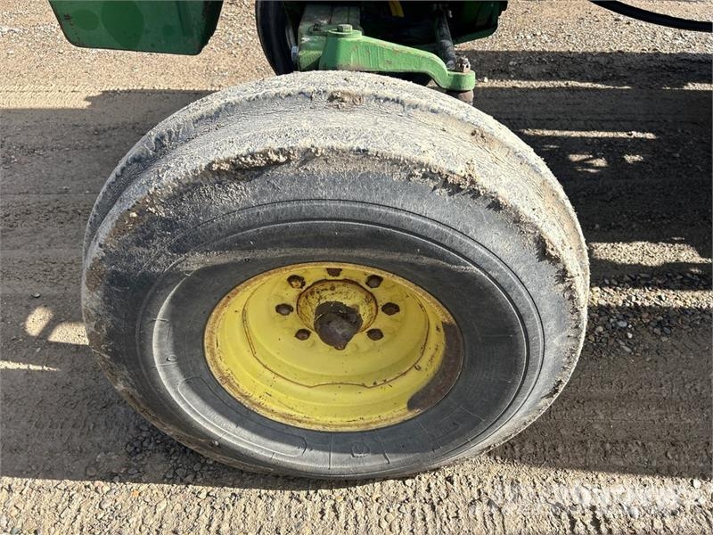 John Deere 4440 Traktorit