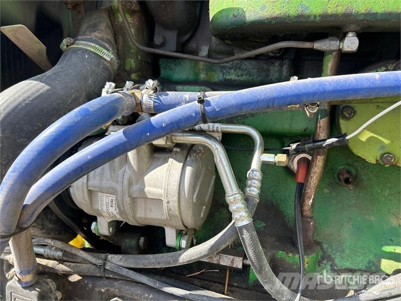 John Deere 4440 Traktorit