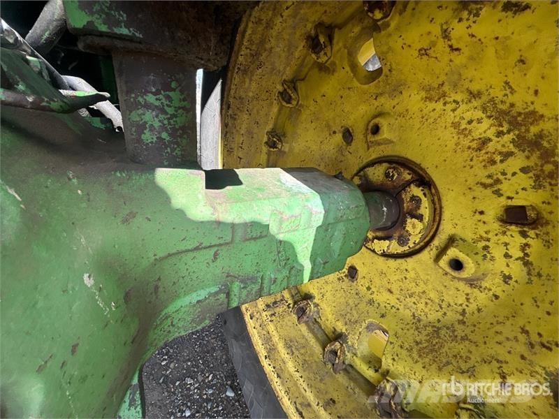 John Deere 4440 Traktorit