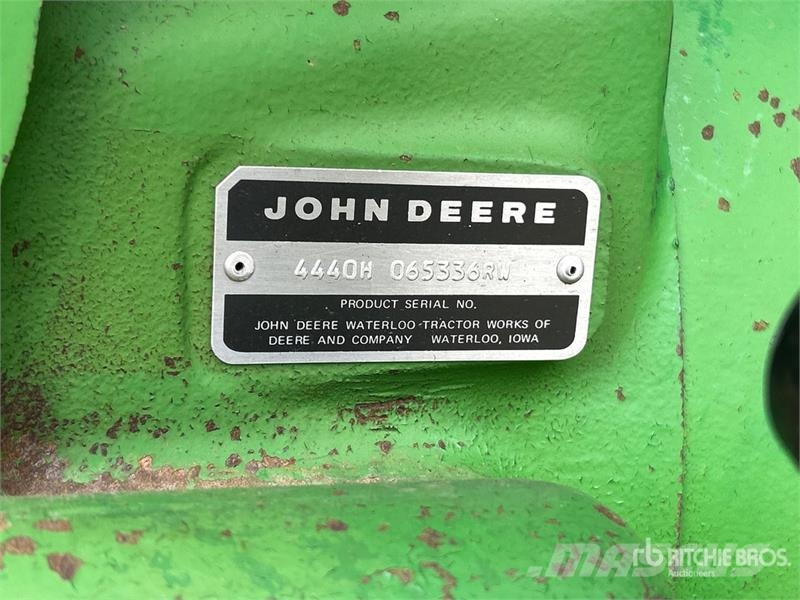 John Deere 4440 Traktorok