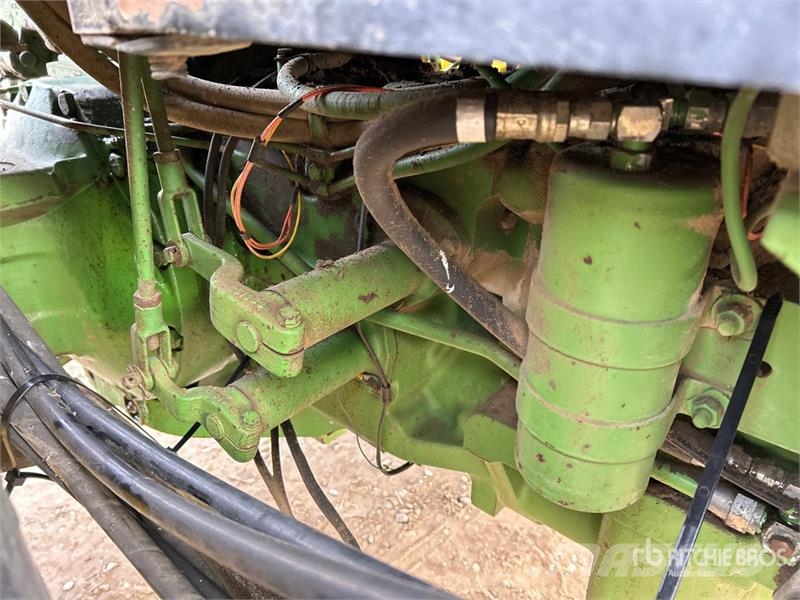 John Deere 4440 Traktori