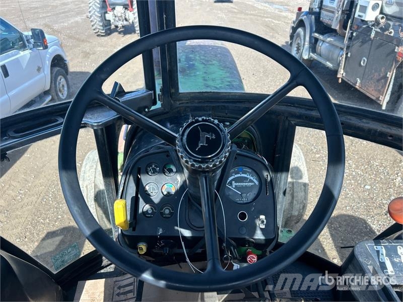 John Deere 4440 Traktorit