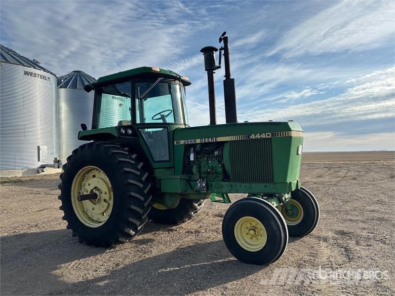 John Deere 4440 Tractors