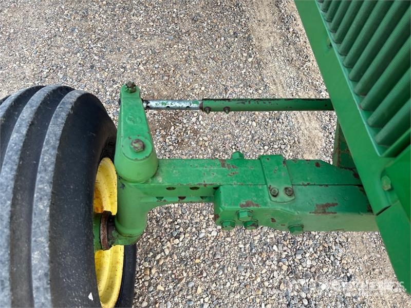 John Deere 4440 Tractors