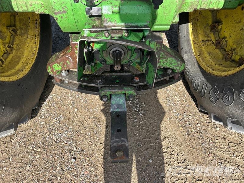 John Deere 4440 Traktorit