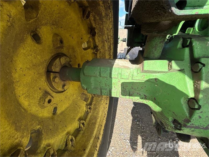 John Deere 4440 Traktorit