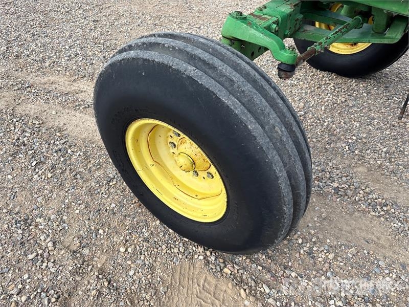 John Deere 4440 Tractors